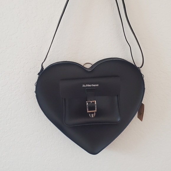 Dr. Martens BRAND NEW Large Black Heart-Shaped Women's Bag - Picture 2 of 11